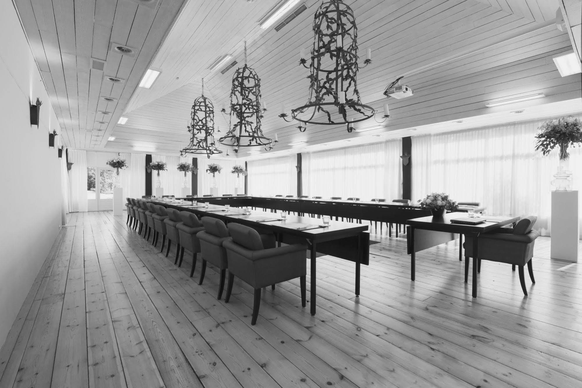 De Arendshoeve - Hotel & Restaurant Bergambacht 외부 사진